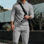 Sporty cotton set with an urban touch. Light elegance with an adventurous spirit.