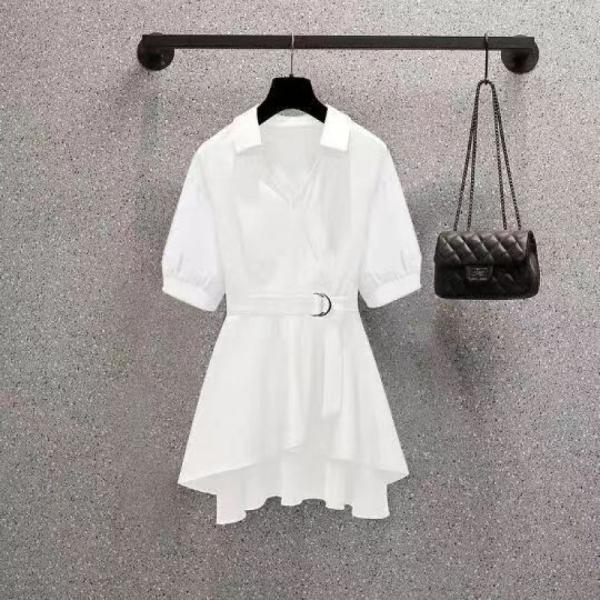 Modern shirt with elegant details and a practical touch
