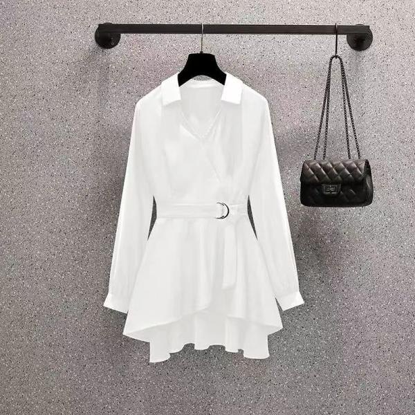 Modern shirt with elegant details and a practical touch